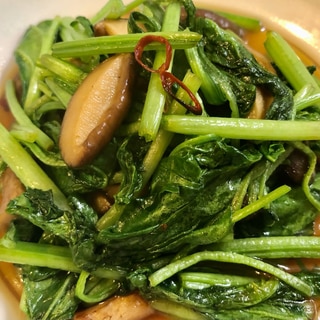 簡単副菜♫ほうれん草と椎茸のピリ辛麺つゆ炒め